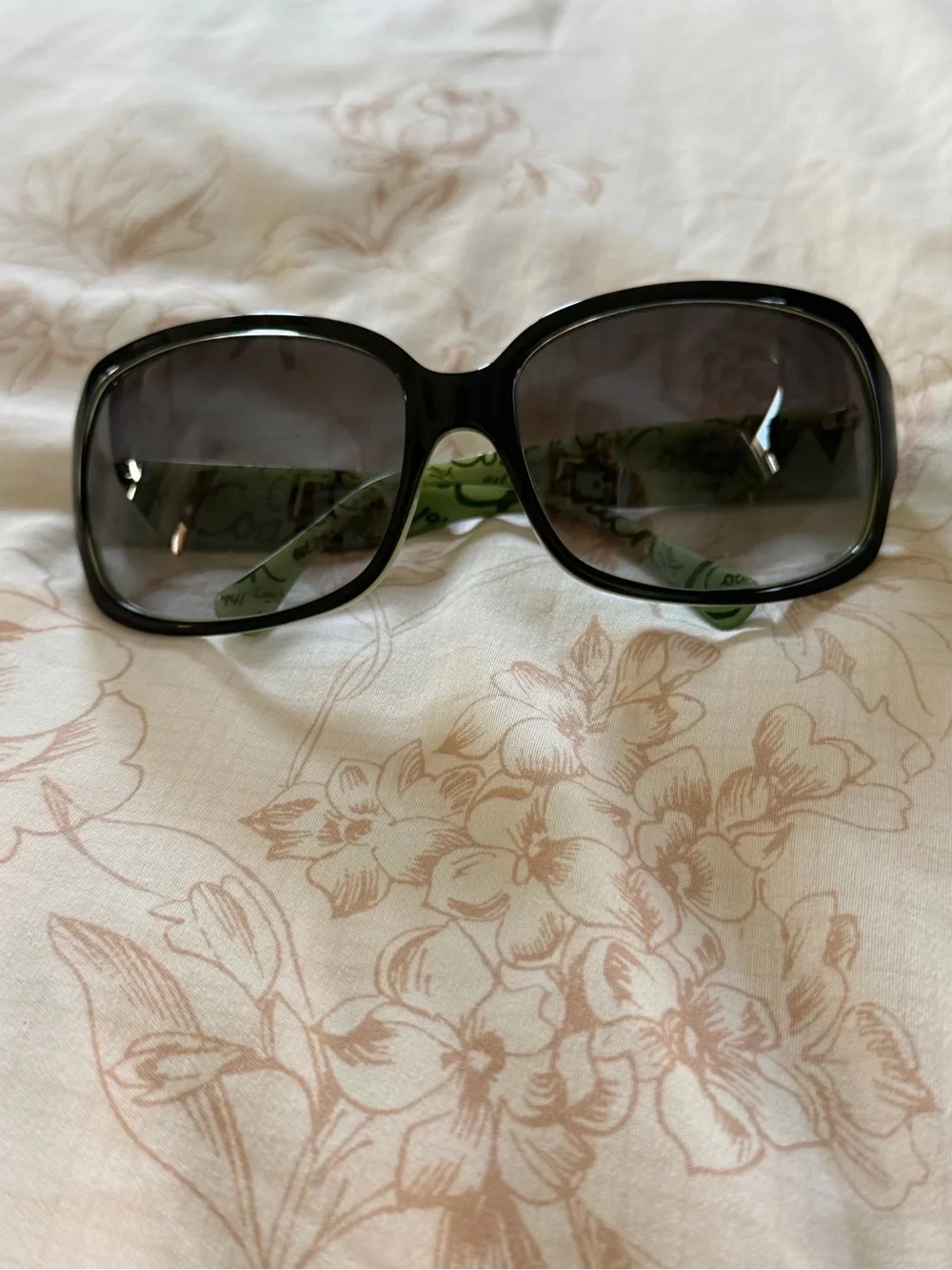 Authentic Coach Ginger Women's Black oversized Sunglasses S496